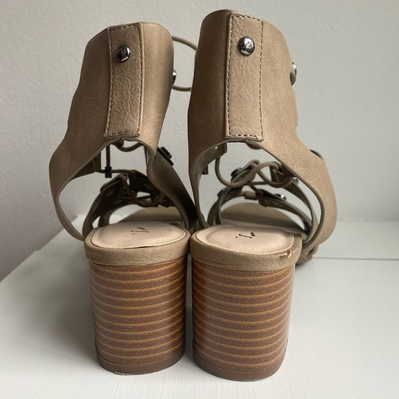 Simply Vera, Vera Wang Women’s tie heel sandal - Picture 3 of 3